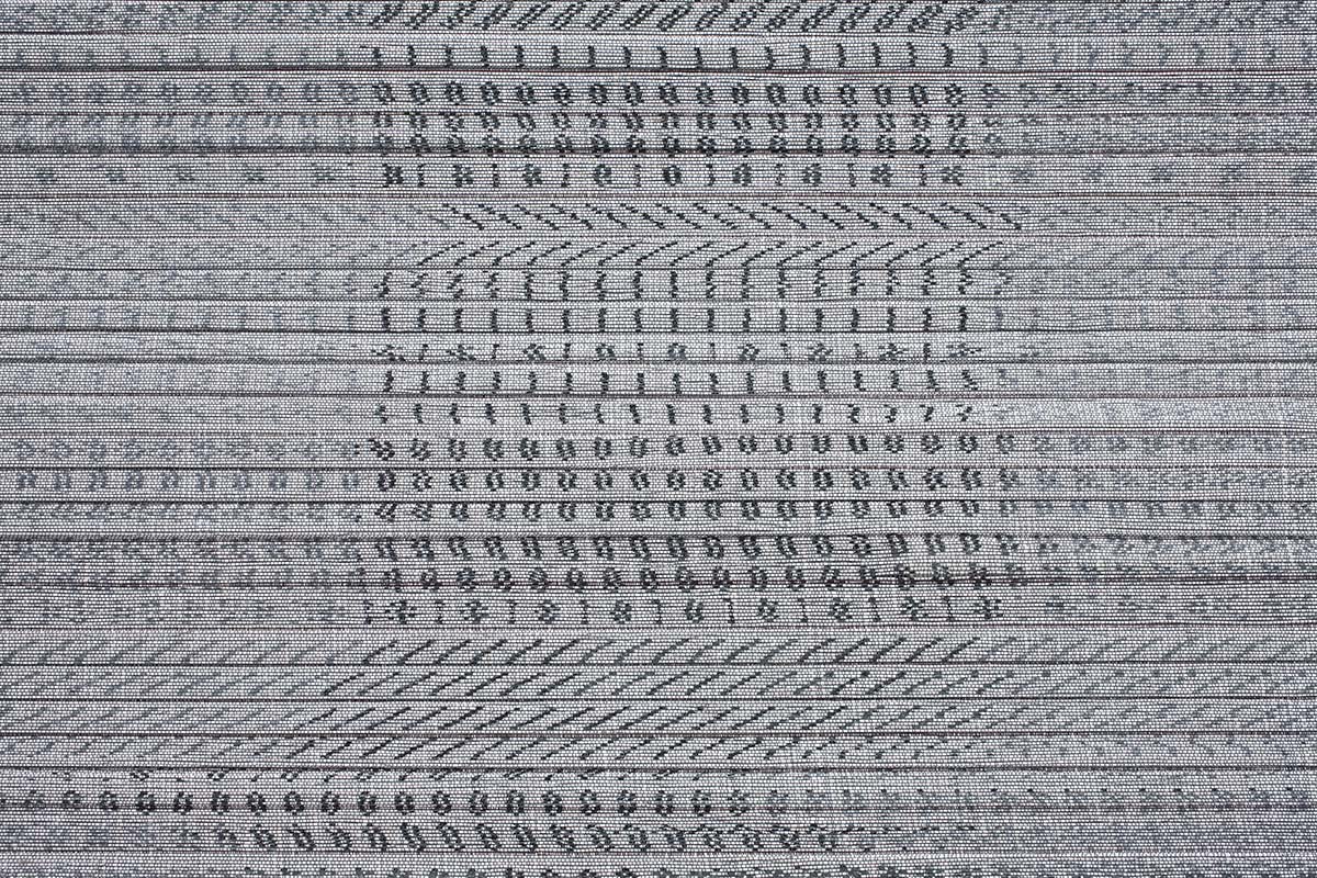 Die andere Seite - Katharina Stark - 2004 -Faltengewebe, Kabeladern, technische Garne, Stahlbänder, Stahlgestell, Teer, Rohbraunkohle - 300cm x 452cm (Durchmesser) - Foto Joachim Blobel / Halle