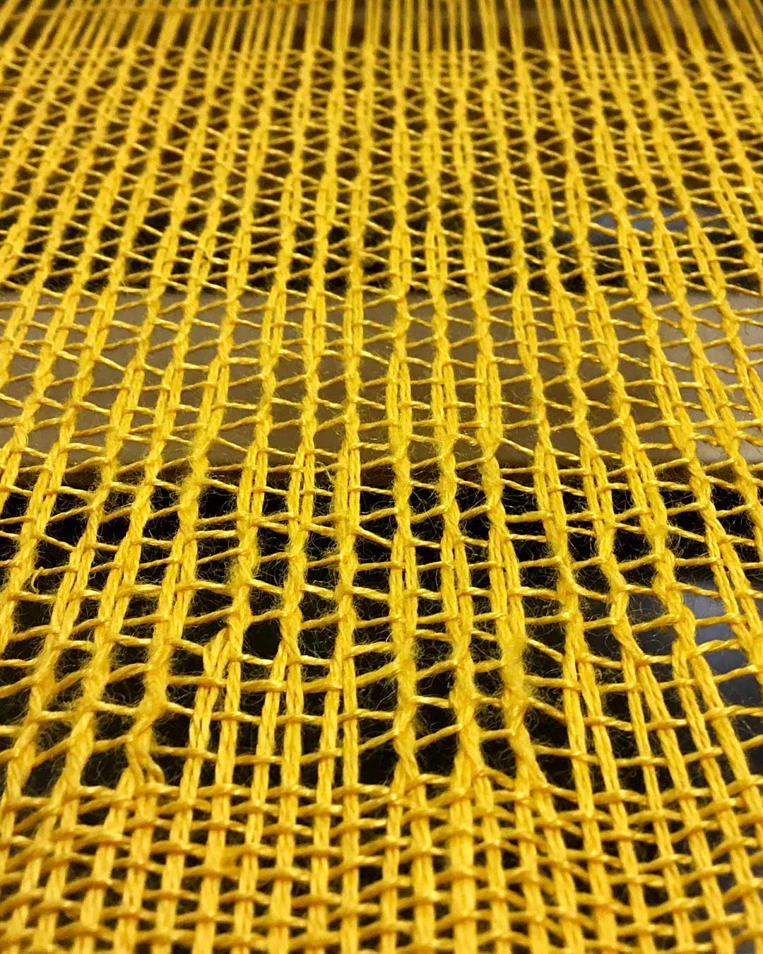 experimentelles gewebe einer kursteilnehmerin im atelier stark und koeppe magdeburg
